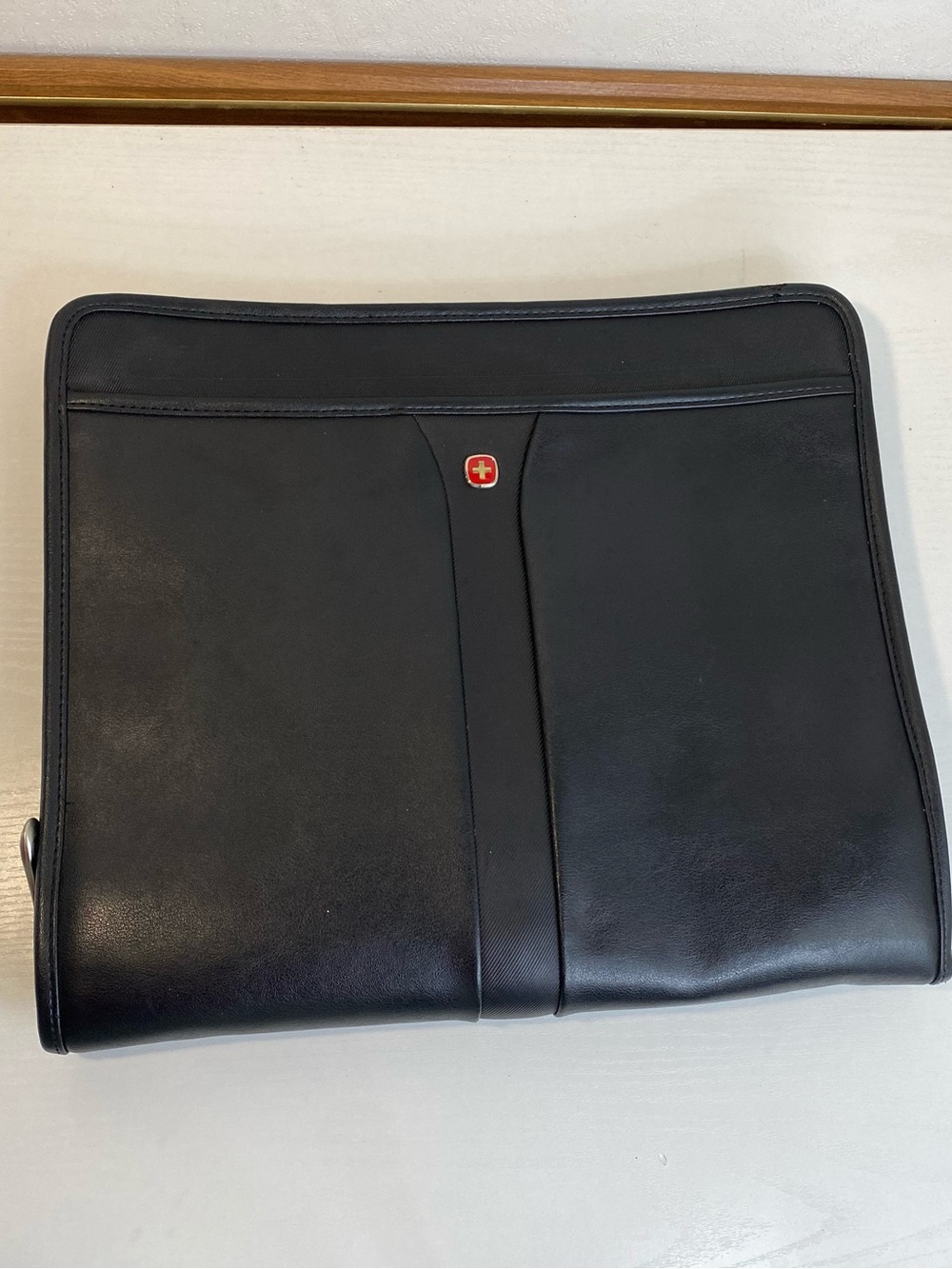 Swiss Army Wenger Black Zip Around Planner Portfolio Organizer